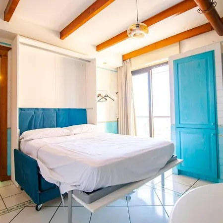 Sonevi * Naples